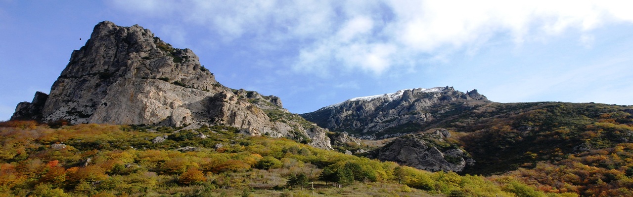 Il Pic de Bugarach al crepuscolo